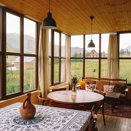 Arte In Kazbegi Hotel ภายนอก รูปภาพ