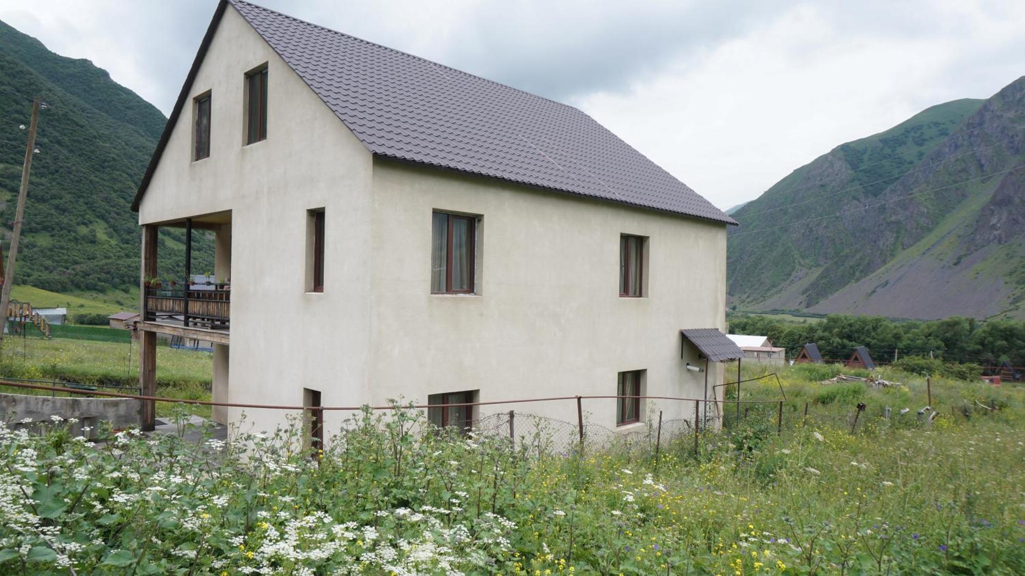 Arte In Kazbegi Hotel ภายนอก รูปภาพ