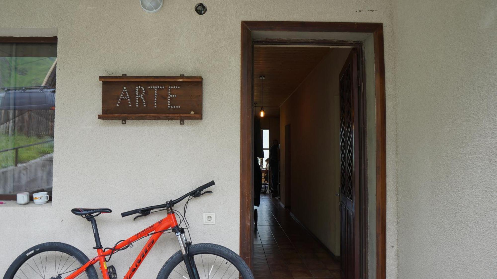 Arte In Kazbegi Hotel ภายนอก รูปภาพ