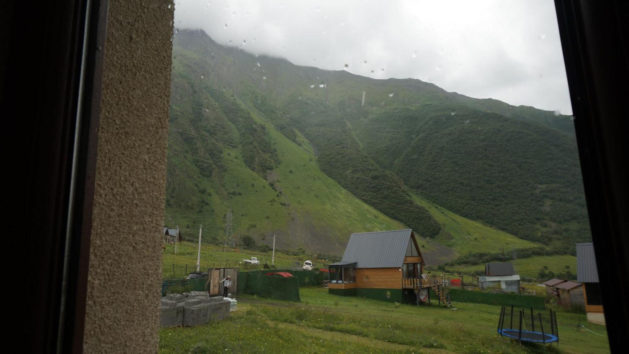 Arte In Kazbegi Hotel ภายนอก รูปภาพ