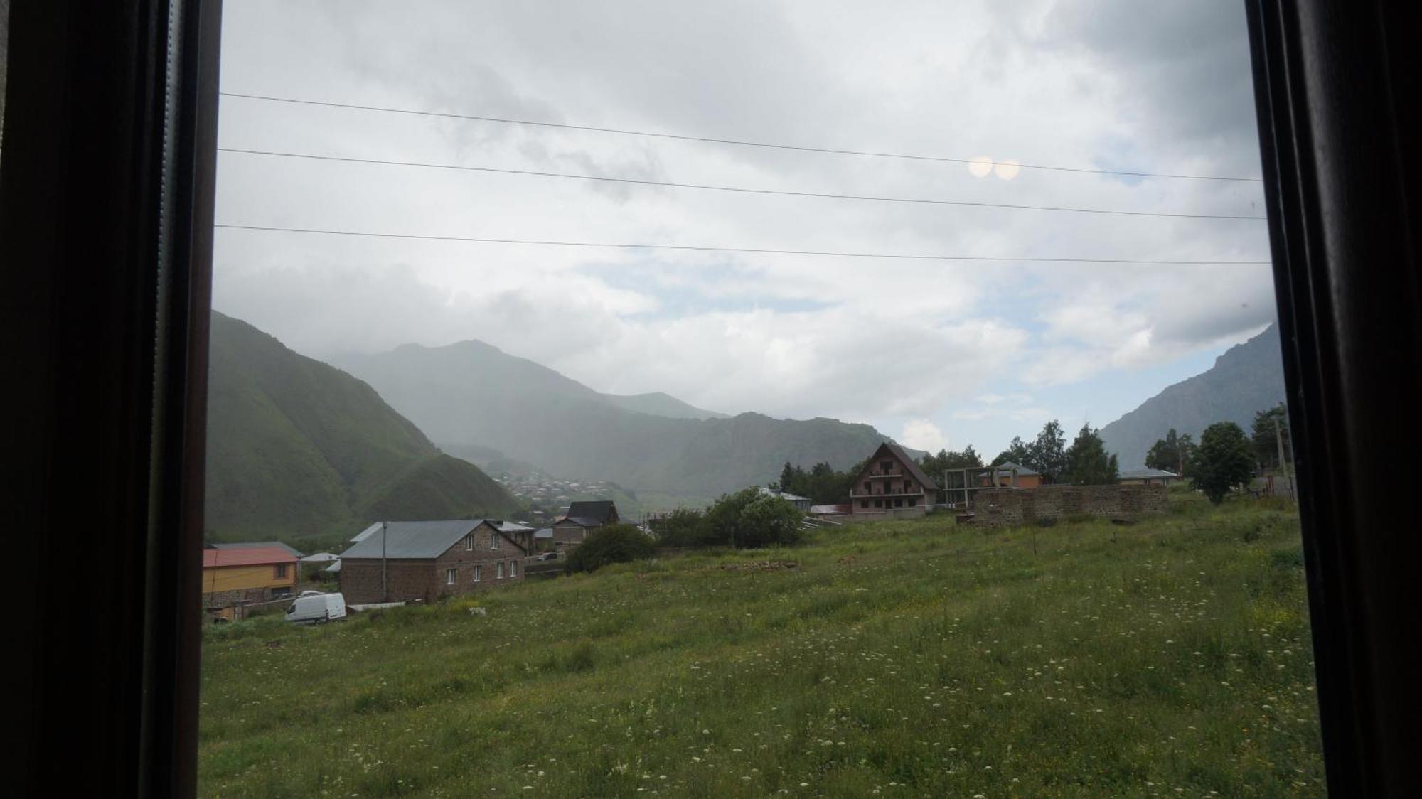 Arte In Kazbegi Hotel ภายนอก รูปภาพ