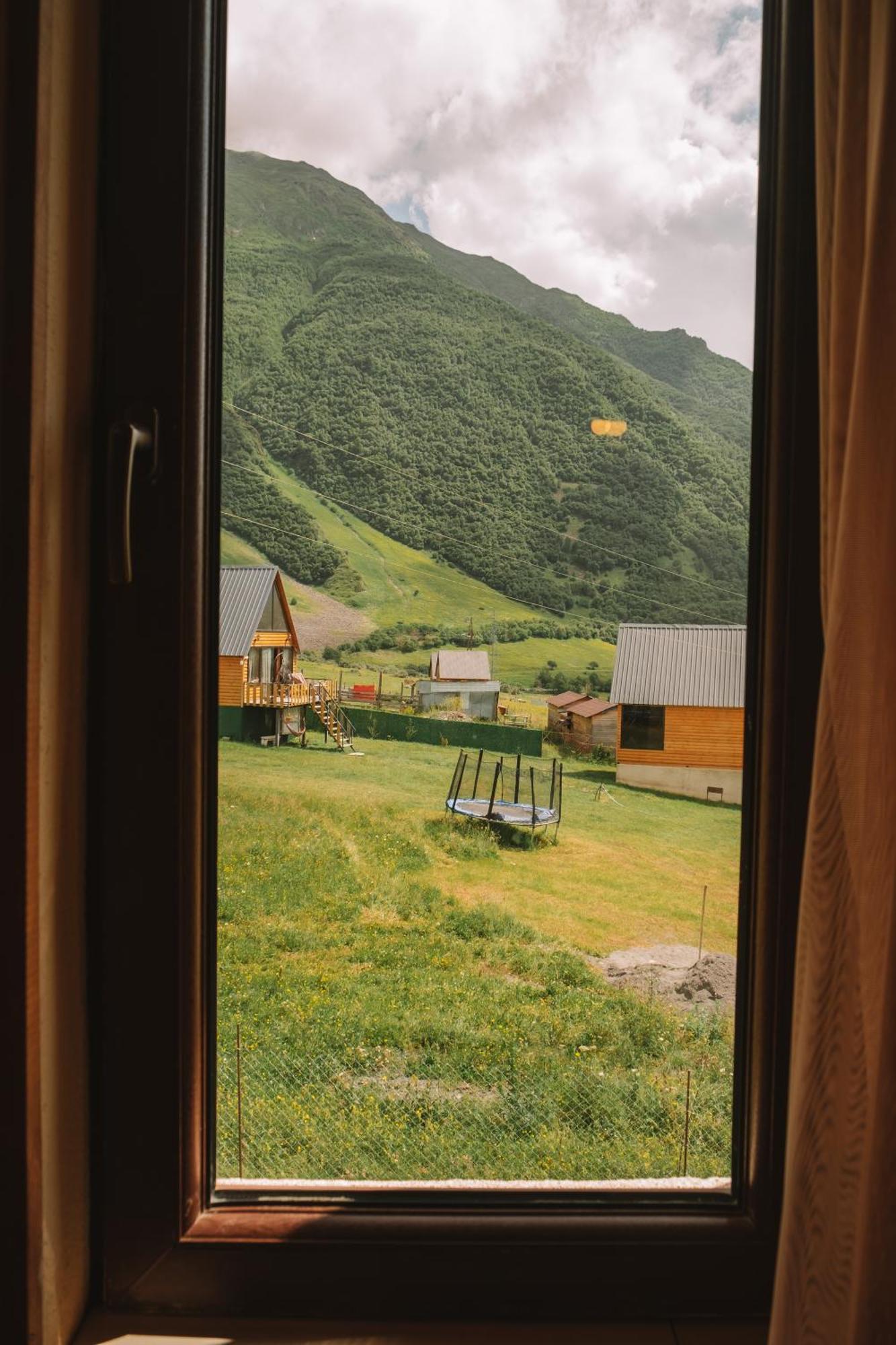 Arte In Kazbegi Hotel ภายนอก รูปภาพ