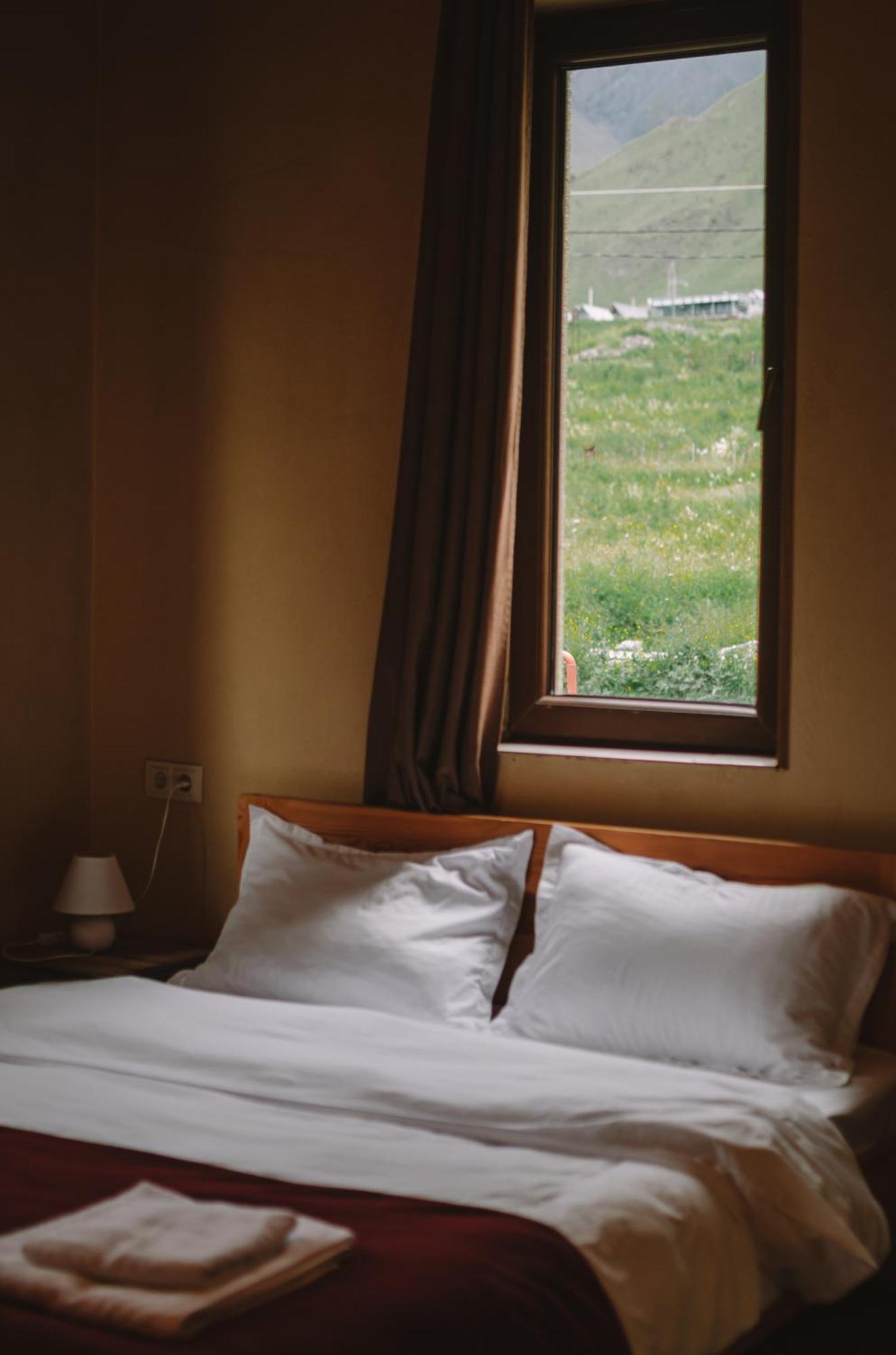 Arte In Kazbegi Hotel ภายนอก รูปภาพ