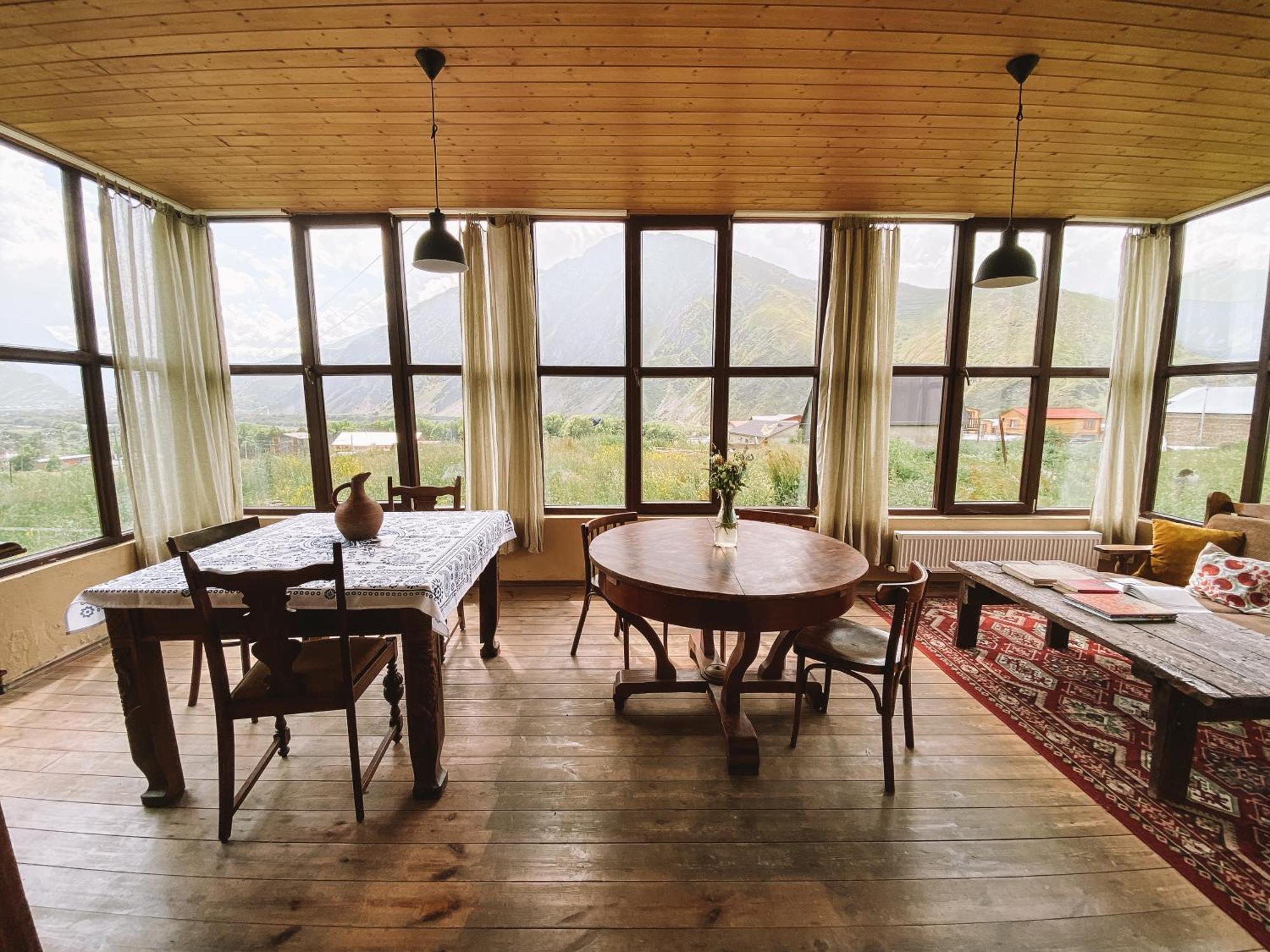 Arte In Kazbegi Hotel ภายนอก รูปภาพ