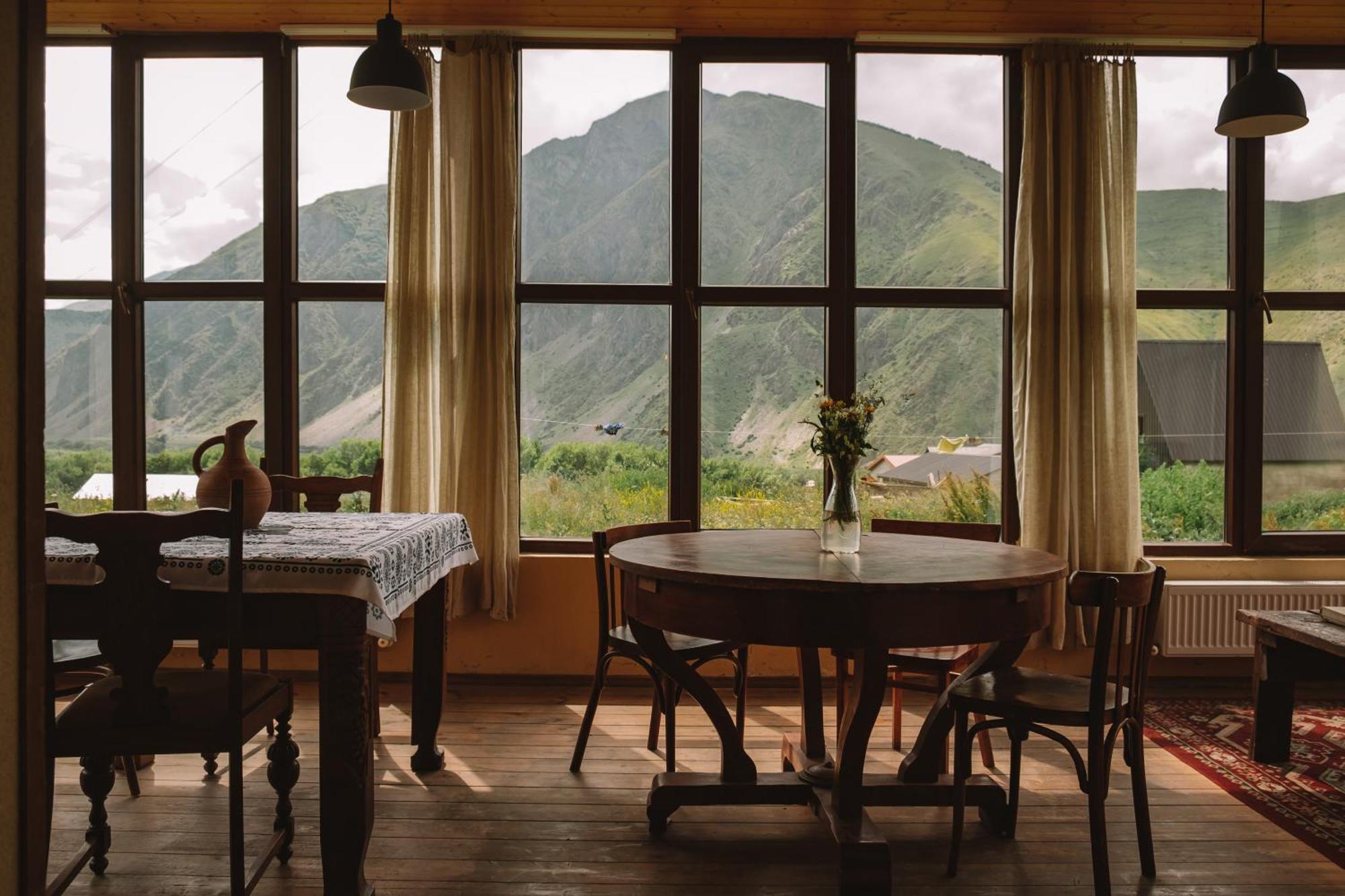 Arte In Kazbegi Hotel ภายนอก รูปภาพ